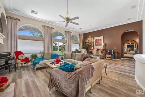 2121 Wedgemont Pl, Bakersfield, CA 93311 photo 8