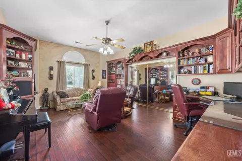 2121 Wedgemont Pl, Bakersfield, CA 93311 photo 32