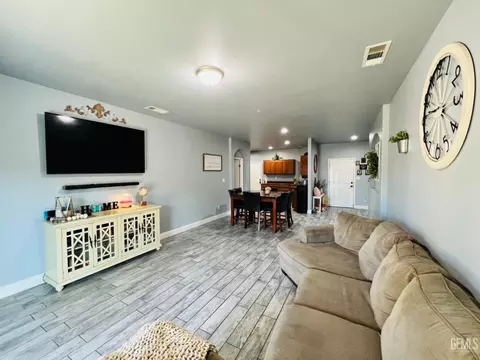 Living - 1850 Ironbark St, Wasco, CA 93280 photo 2 of 2