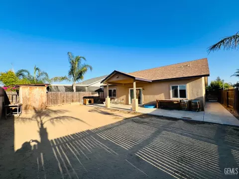 Exterior - 1850 Ironbark St, Wasco, CA 93280 photo 3 of 4