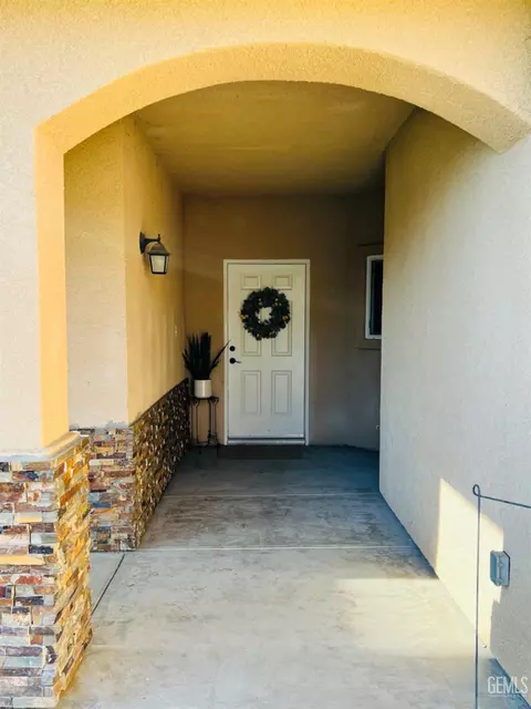 Entry Way - 1850 Ironbark St, Wasco, CA 93280 photo 1 of 1