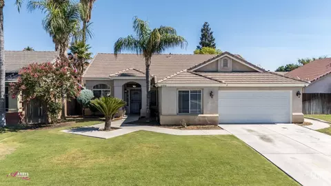 6816 Leaf Valley Dr, Bakersfield, CA 93313