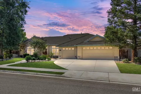 12613 Savonburg Dr, Bakersfield, CA 93312
