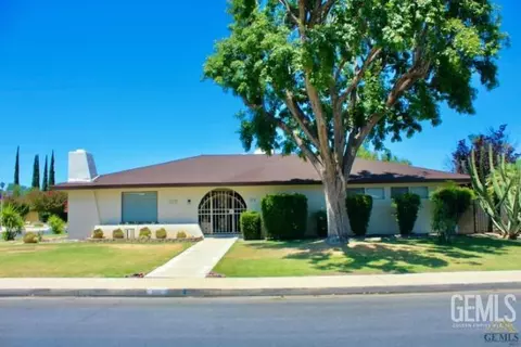 611 Hewlett St, Bakersfield, CA 93309