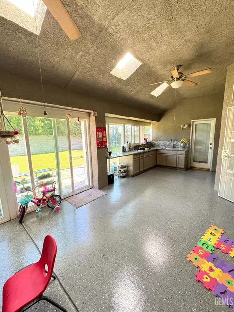 3906 Thames Ct, Bakersfield, CA 93313 photo 30