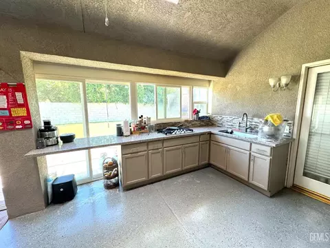 3906 Thames Ct, Bakersfield, CA 93313 photo 29