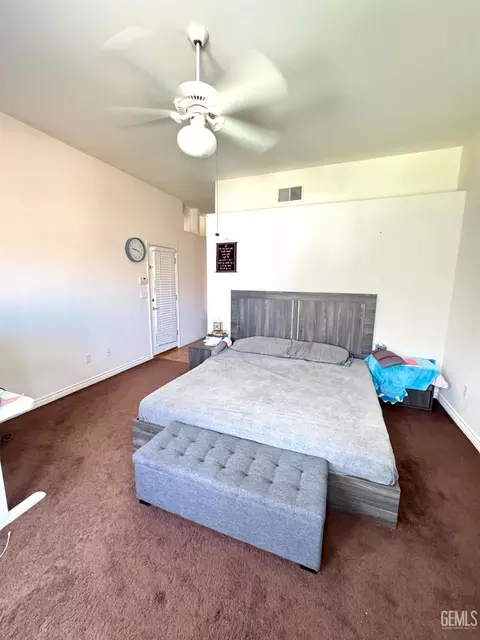 3906 Thames Ct, Bakersfield, CA 93313 photo 12