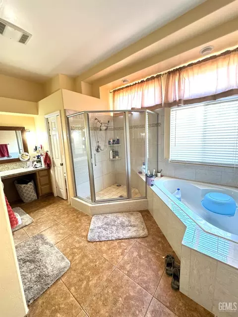 3906 Thames Ct, Bakersfield, CA 93313 photo 14