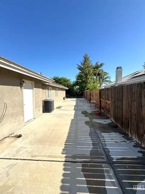3906 Thames Ct, Bakersfield, CA 93313 photo 24