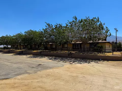 4660 Cortina Dr, Lake Isabella, CA 93240