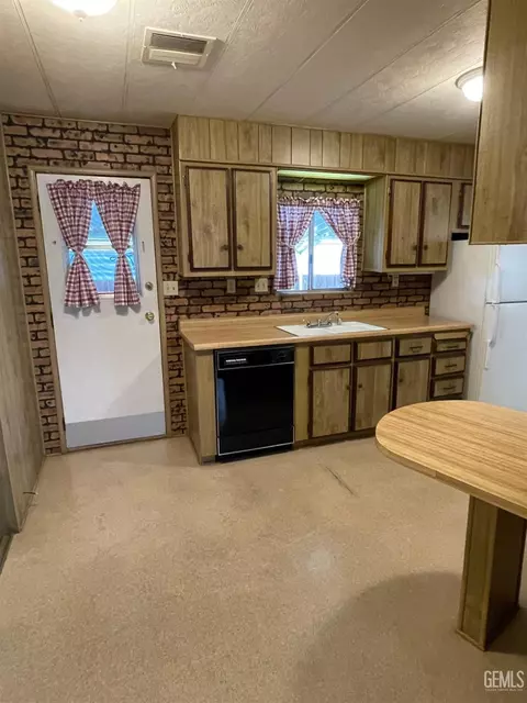 400 E Roberts Ln #13, Bakersfield, CA 93308 photo 13