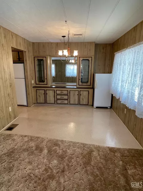 400 E Roberts Ln #13, Bakersfield, CA 93308 photo 9
