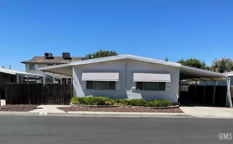 400 E Roberts Ln #13, Bakersfield, CA 93308 photo 1