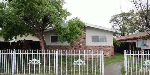 126 Woodrow Ave, Bakersfield, CA 93308