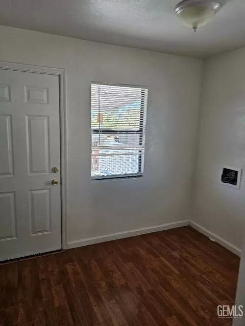 Other - 430 E St, Taft, CA 93268 photo 4 of 4