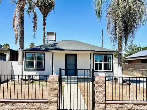 1812 Lucky St, Bakersfield, CA 93307