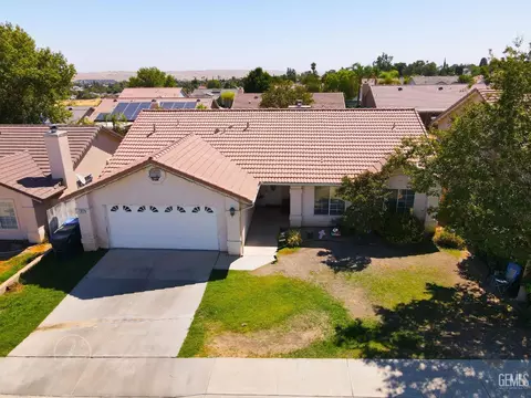 104 Lee St, Taft, CA 93268 photo 3
