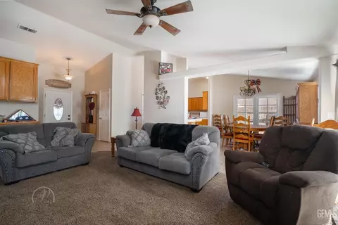 104 Lee St, Taft, CA 93268 photo 8