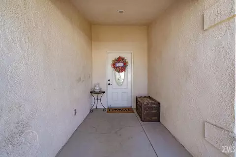 104 Lee St, Taft, CA 93268 photo 4