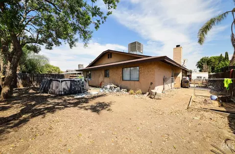 Exterior - 4001 Thatch Ave, Bakersfield, CA 93313 photo 3 of 4