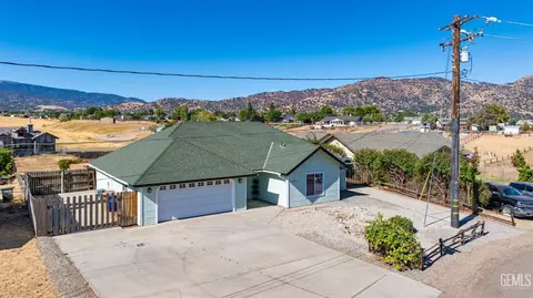 22033 Copper St, Tehachapi, CA 93561 photo 3