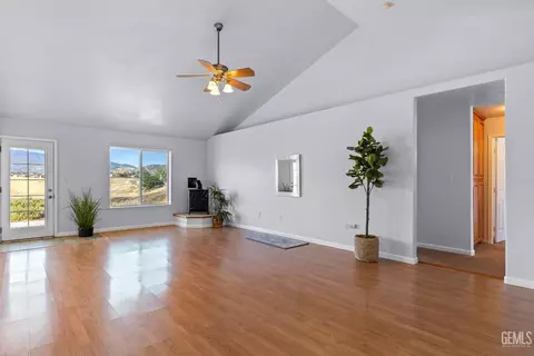 22033 Copper St, Tehachapi, CA 93561 photo 18
