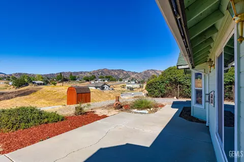 22033 Copper St, Tehachapi, CA 93561 photo 9