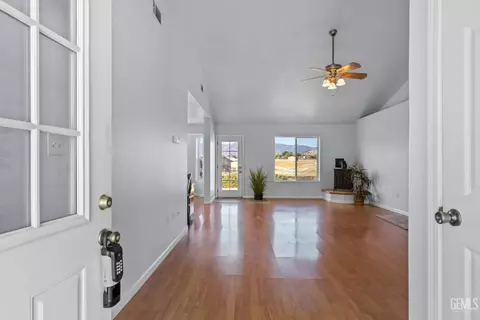 22033 Copper St, Tehachapi, CA 93561 photo 17