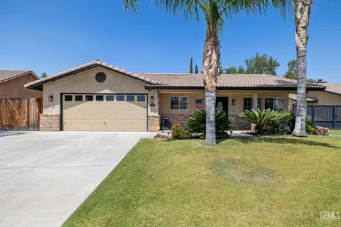 10110 Atakapa Ave, Bakersfield, CA 93312