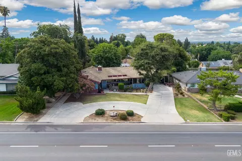 125 Panorama Dr, Bakersfield, CA 93305
