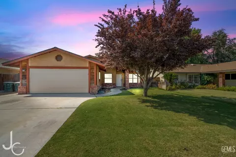 10505 Camino El Canon, Bakersfield, CA 93311