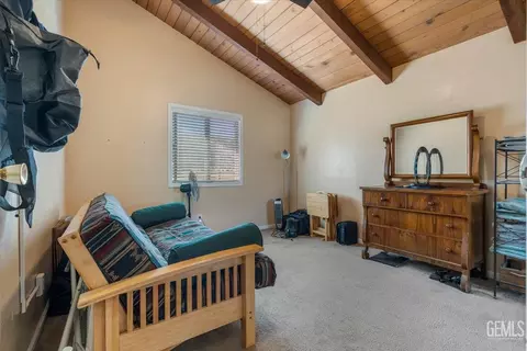 Bedroom - 30020 Caddy Ln, Tehachapi, CA 93561 photo 2 of 3