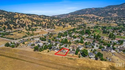 View/Area - 30020 Caddy Ln, Tehachapi, CA 93561 photo 9 of 11
