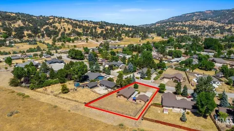 View/Area - 30020 Caddy Ln, Tehachapi, CA 93561 photo 8 of 11