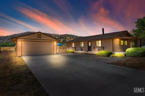Exterior - 30020 Caddy Ln, Tehachapi, CA 93561 photo 1 of 7