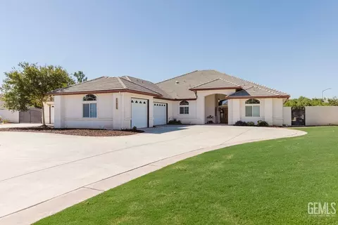 17625 Saddle Mountain Dr, Bakersfield, CA 93314