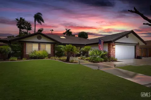 1600 Longreach Dr, Bakersfield, CA 93314