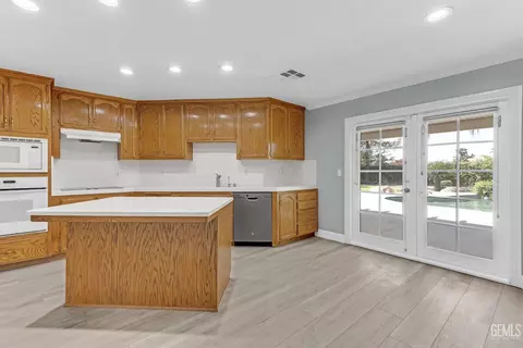 Kitchen - 705 Faversham Way, Bakersfield, CA 93311 photo 1 of 3