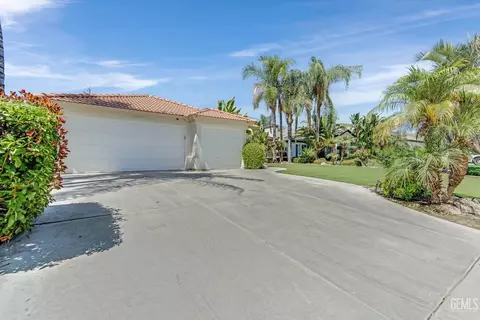 Exterior - 705 Faversham Way, Bakersfield, CA 93311 photo 2 of 12