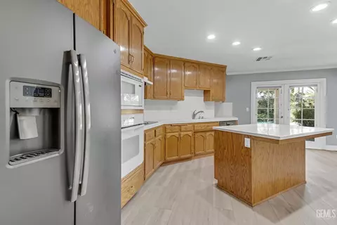 Kitchen - 705 Faversham Way, Bakersfield, CA 93311 photo 3 of 3
