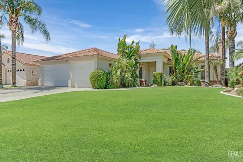 Exterior - 705 Faversham Way, Bakersfield, CA 93311 photo 5 of 12