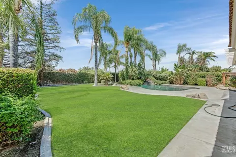 Exterior - 705 Faversham Way, Bakersfield, CA 93311 photo 8 of 12