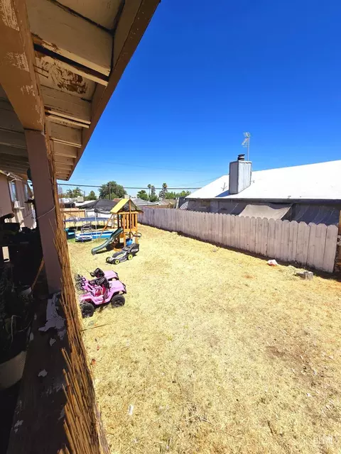 334 Philippine St, Taft, CA 93268 photo 9