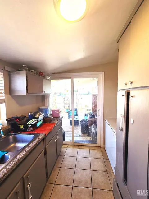 334 Philippine St, Taft, CA 93268 photo 4