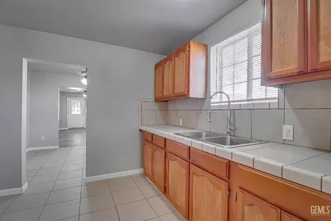 Entry Way - 329 W 3rd St, Buttonwillow, CA 93206 photo 3 of 4