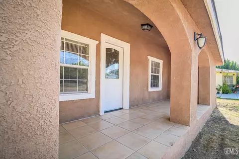 Exterior - 329 W 3rd St, Buttonwillow, CA 93206 photo 3 of 4