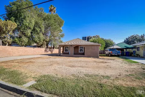 Exterior - 329 W 3rd St, Buttonwillow, CA 93206 photo 2 of 4