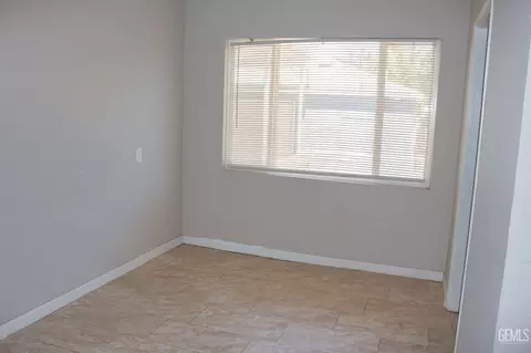 3 Cypress Ln, Taft, CA 93268 photo 2