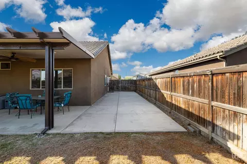 9512 Red Pine Dr, Shafter, CA 93263 photo 43