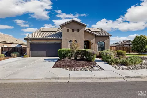 9512 Red Pine Dr, Shafter, CA 93263 photo 1